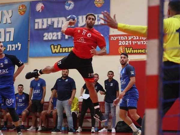 חולון פתחה ברגל ימין (משה דהן, הפועל אשדוד)