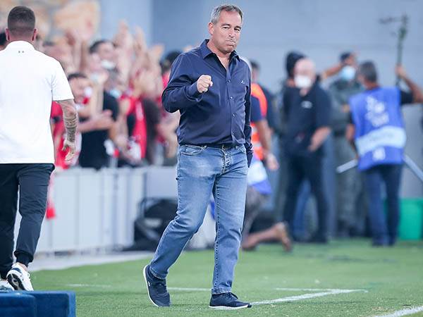 הוכנבוים, ביקורת גם עליו (מאור אלקסלסי)