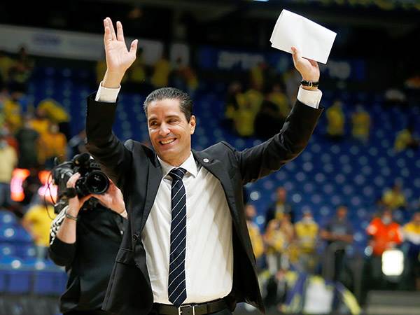 יאניס מאושר (אלן שיבר)