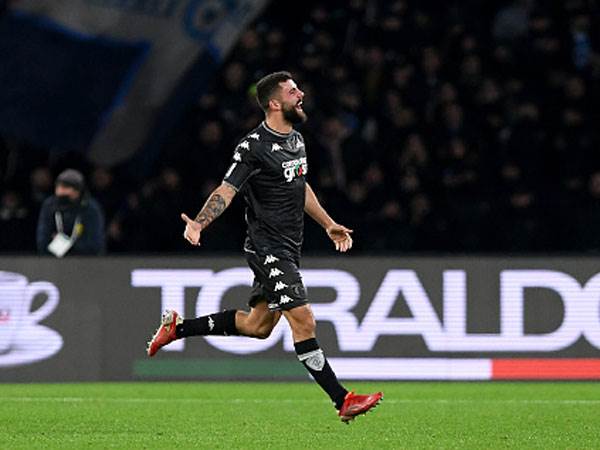 קרוטונה חוגג במראדונה סטאדיום (getty)