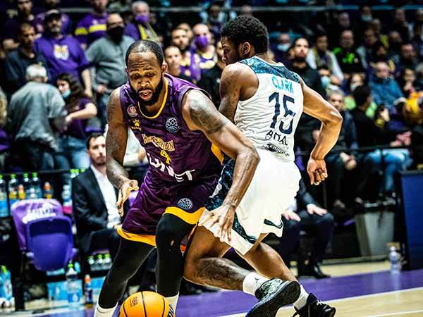 אירוע מוזר מאוד. ג'ונסון (עודד קרני)