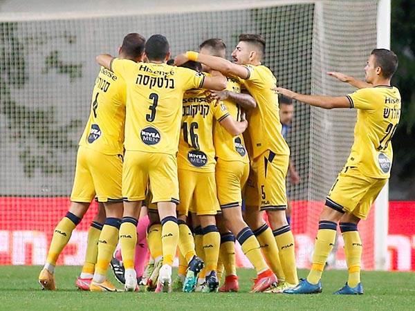 הם בידיים טובות. שחקני מכבי (אלן שיבר)