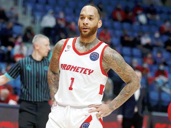 נותר חסר אונים. האריסון (אלן שיבר)