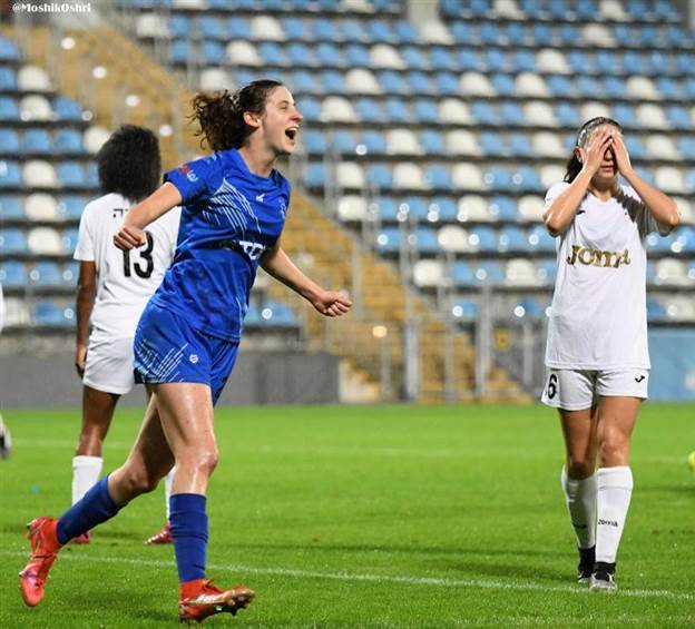 "למה לא לאפשר לשחקניות לשחק עם בנים אם הן יכלות?" (קרדיט: מושיק אושרי אס''א ת''א)