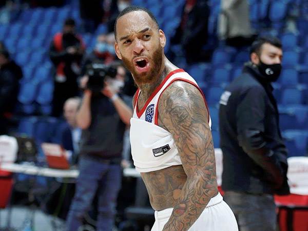 השתיק את הארנה. האריסון (אלן שיבר)