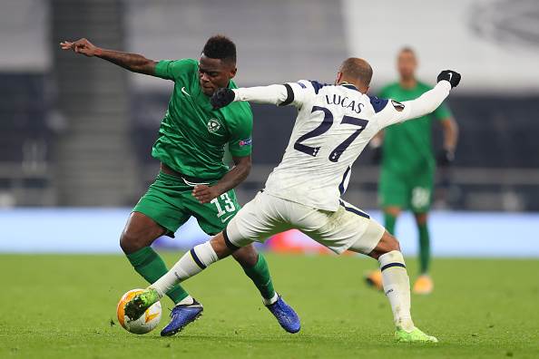 עובר את לוקאס מורה מטוטנהאם (Getty)