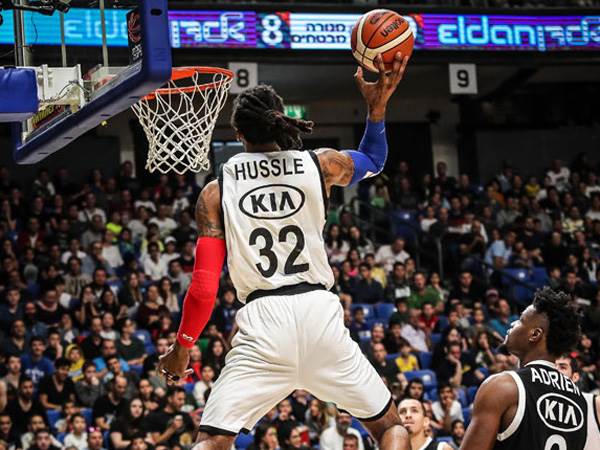 החגיגה חוזרת (עודד קרני)