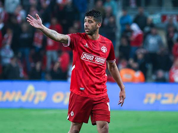 יפתח בהרכב. מיכה (דני מרון)