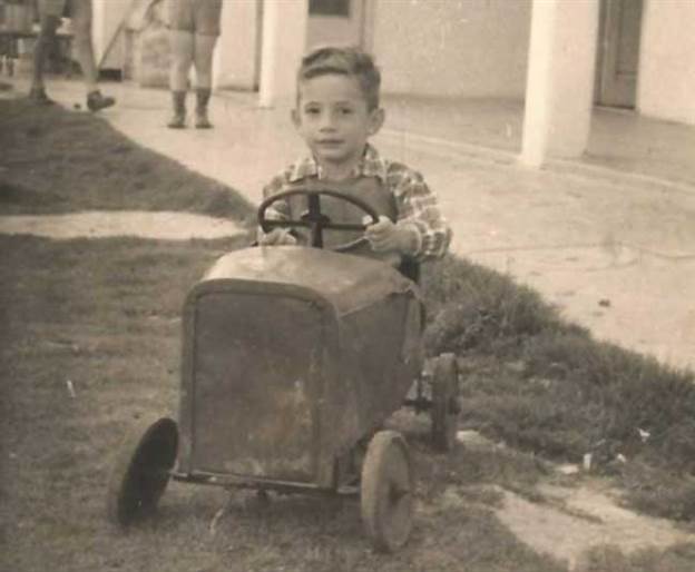 גדל להיות ילד נמרץ בעל תפישה מהירה. צימר (ארכיון קיבוץ חולדה)