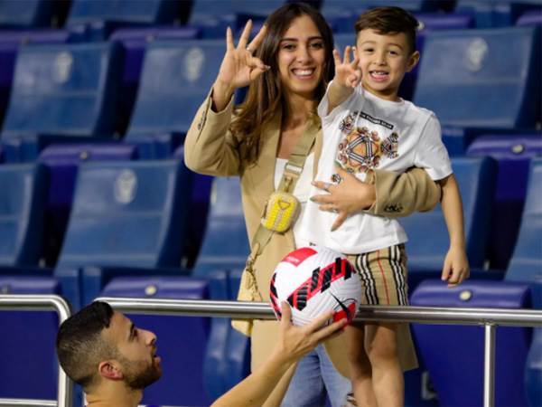 סבע עם המשפחה. לא שולל חזרה לארץ (פרטי)