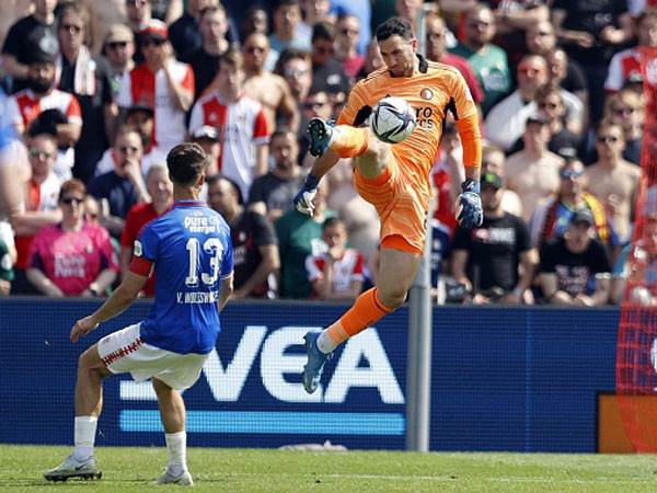 מרציאנו. מתרחק מהרכב (Getty)
