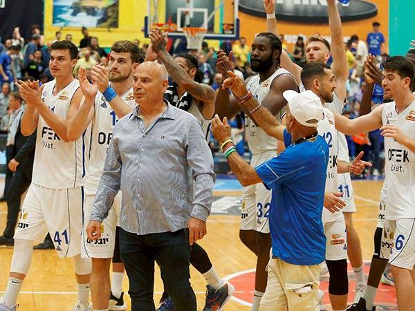 החגיגות של הרצליה (אלן שיבר)