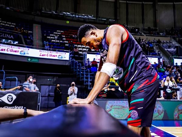 "חי את החלום" (FIBA)