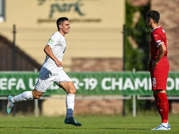 "מפגין בגרות ואינטליגנציה". גלוך (Seb day - UEFA)