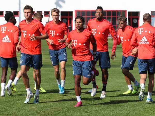 רוב הקריירה בבאיירן. מאי לצד הכוכבים (GETTY)