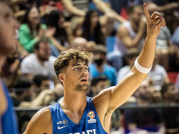 חמש מחמש (עודד קרני)