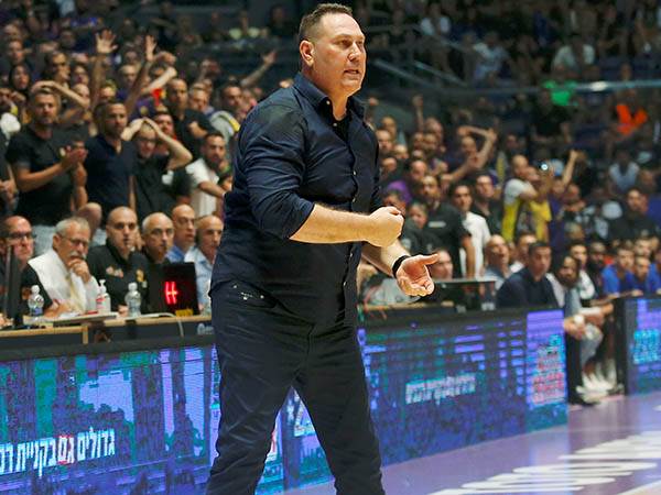 "מתרכז רק בעבודה שלי". גודס (אלן שיבר)