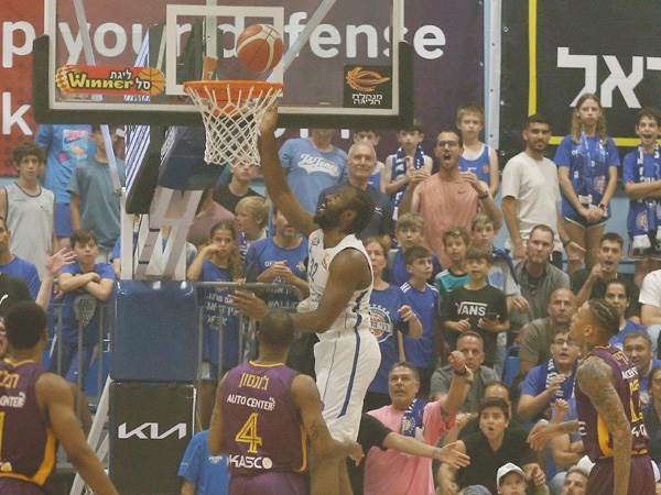 כוח בצבע (אלן שיבר)