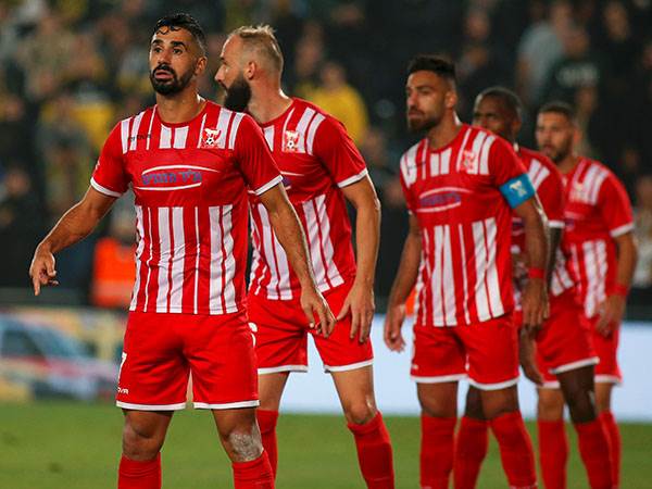 "ציפינו לראות מנהיגות". שחקני סכנין אמש בטדי (צילום: אלן שיבר)