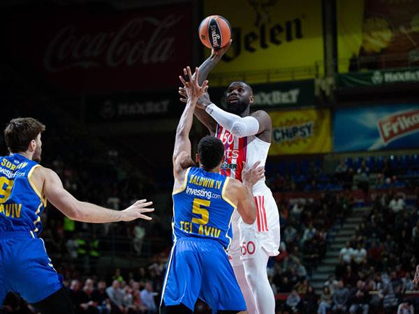 קשה מחוץ להיכל (באדיבות הכוכב האדום)