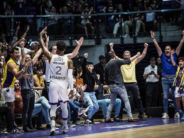 דוסון חוגג. נקודת האור של חולון (עודד קרני)