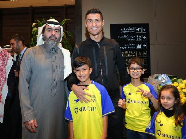 הנשר נחת. רונאלדו