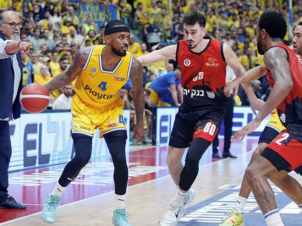 מהשומרים הטובים כאן. קורנליוס (אלן שיבר)