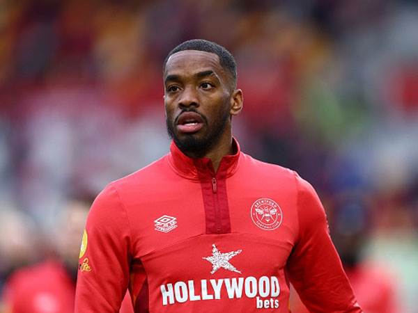 טוני עם הספונסר - חברת "Hollywood Bets" (getty)