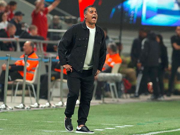 "תפסיקו לפחד להחזיק בכדור" (צילום: אלן שיבר)