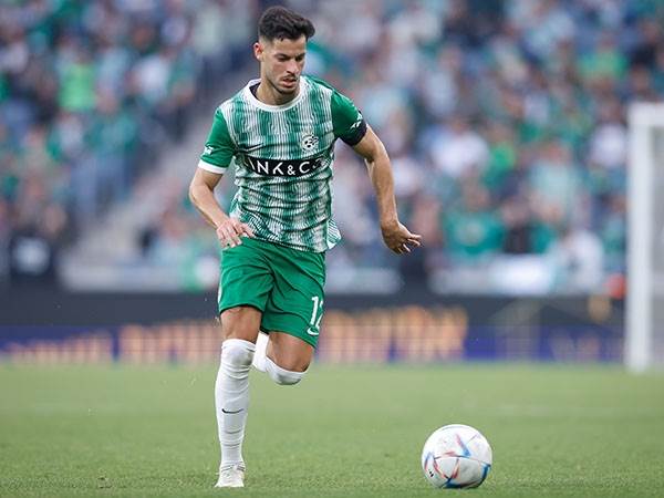 "הוא מבחינתו רוצה לשחק" (אלן שיבר)