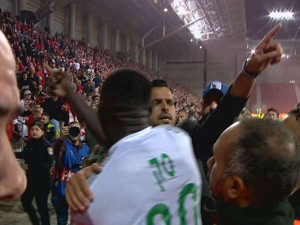 "קיללו אותו" (אלן שיבר)