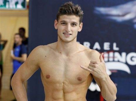 מירון חירותי. במרכז (גיא יחיאלי, באדיבות איגוד השחייה)