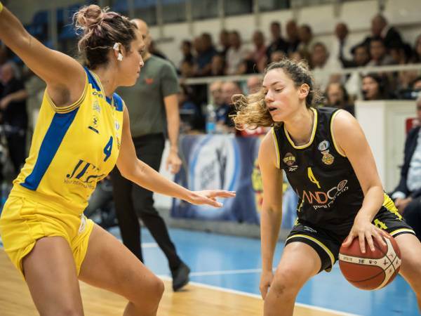 התקשתה לחזור לעצמה אחרי חבלת הראש (קרדיט: עודד קרני, מנהלת ליגת העל לנשים בכדורסל)