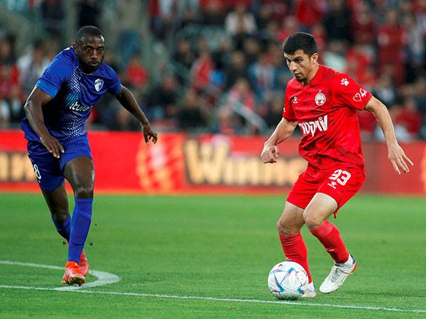 נהנה מהזמן שלו בישראל. שאפי (אלן שיבר)