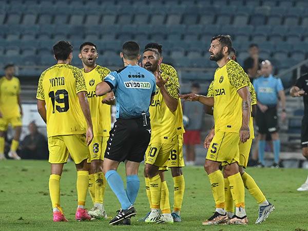 "חייבים לשים לזה סוף". כעס עצום בבית"ר על השיפוט (צילום: ברני ארדוב)