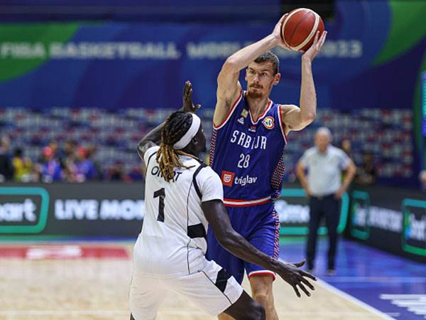 סימאניץ' נגד אומוט (FIBA)