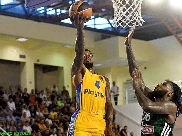 "לא מוותרים בקלות על תארים" (מתוך עמוד האינסטגרם של מכבי ת"א)