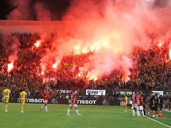 העשן הסמיך מיועד לזן מסוים של אוהדים - ומתעלם מכל היתר (אלן שיבר)