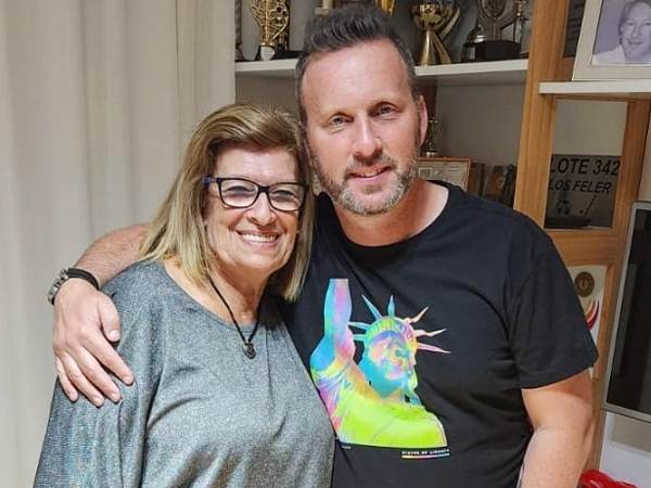 פלר עם דודתו אופליה.