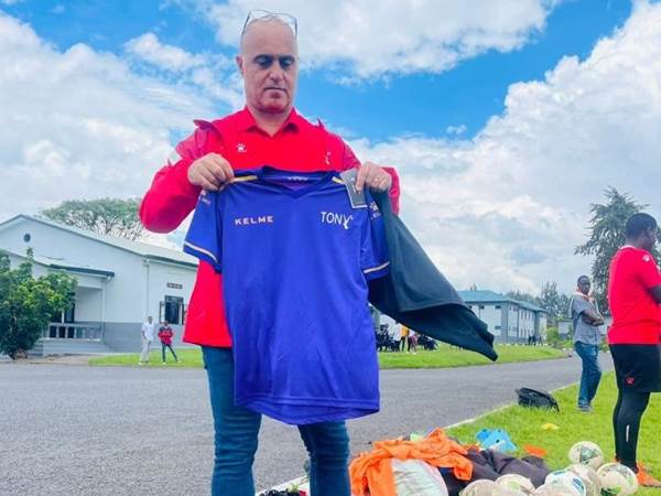 עושה חיל רחוק מישראל (צילום: פרטי)