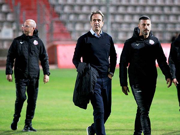 רוצה לחזור לנצח, רוני לוי