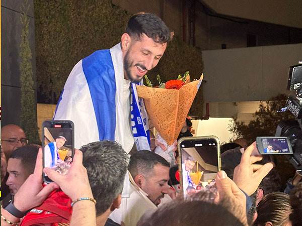 שגיב יחזקאל. התקבל בישראל כמו גיבור