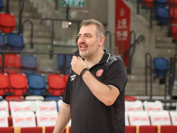 דדאס באימון הפועל תל אביב (באדיבות הפועל ת“א)