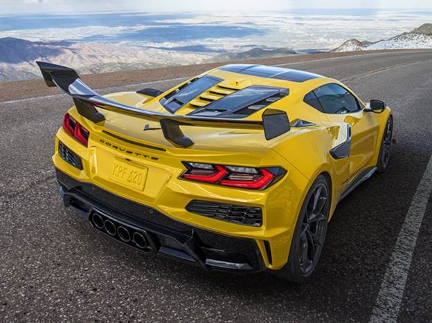 בהתאם לחבילה שתבחרו, תקבלו כנף קטנטנה מאחור, כמעט בלתי מורגשת