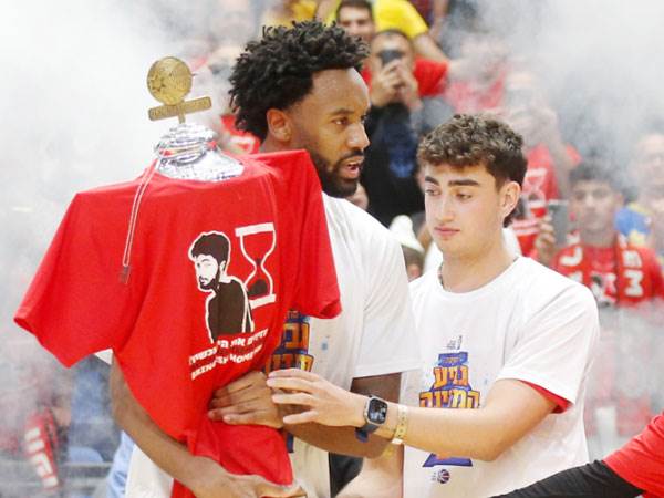 קשר מיוחד עם הפועל ירושלים. אופיר אנגל (אלן שיבר)