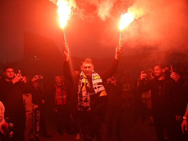 הכדורגל הישראלי סוער (אלן שיבר)