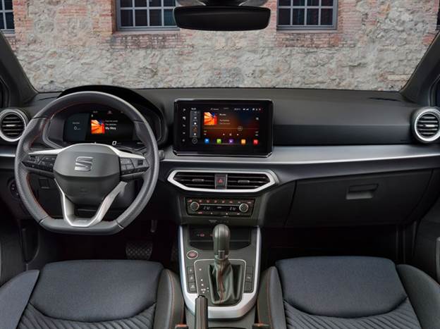 במקום גימורים אדומים של ה-FR “הרגילה“ תקבלו גווני אפור בסגנון אלומיניום