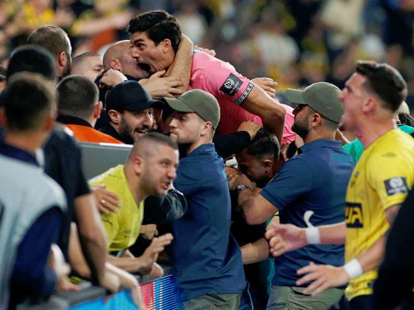 12 שניות. סילבה (אלן שיבר)