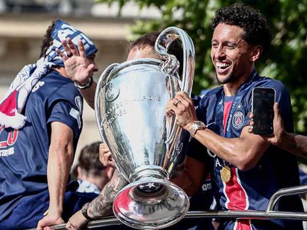 המצעד יצא לדרך ברחובות פריז (GETTY)