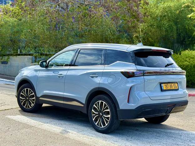 המרכב לא תמיד מרוסן, גם בידוד הרעשים לא מצטיין